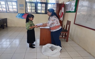 Ucapan Terima Kasih dan Penyerahan Bantuan Seragam Sekolah untuk Siswa Kelas 1 Tahun Ajaran 2025/2026